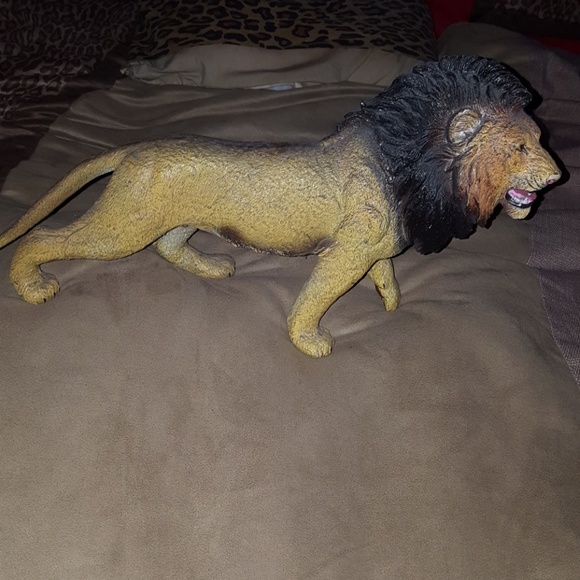 Toy - Picture 1 of 2